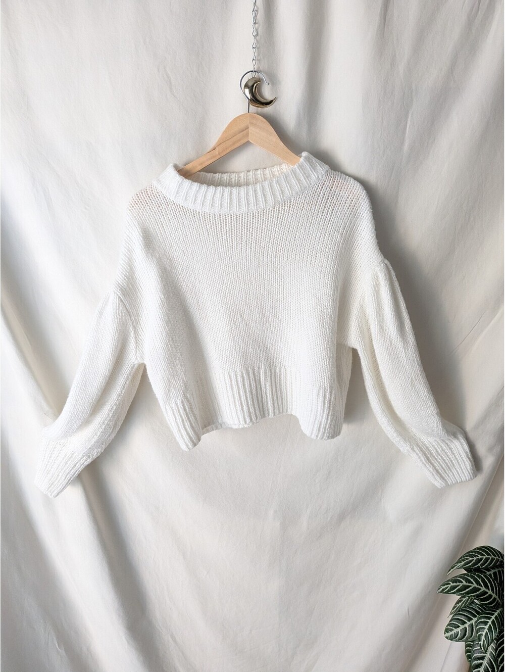 oversized white knit balloon sleeve cropped sweater